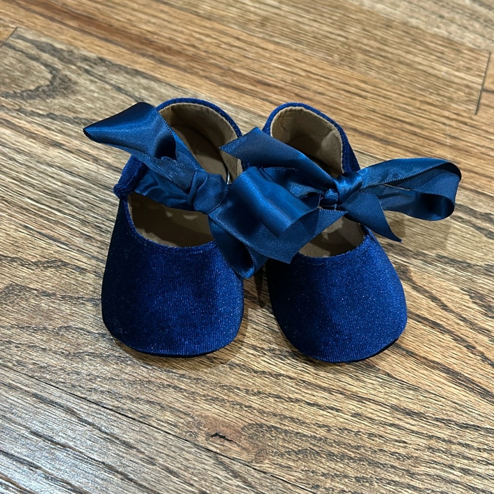 Navy crib shoes… worn once, like new condition